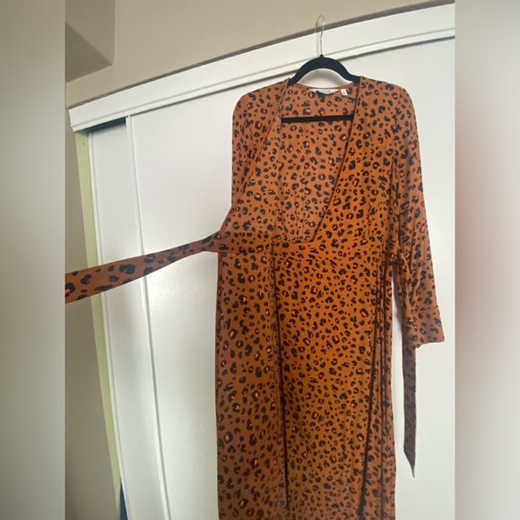 & OTHER STORIES LEOPARD PRINT WRAP DRESS Size 4/Small - Picture 5 of 6